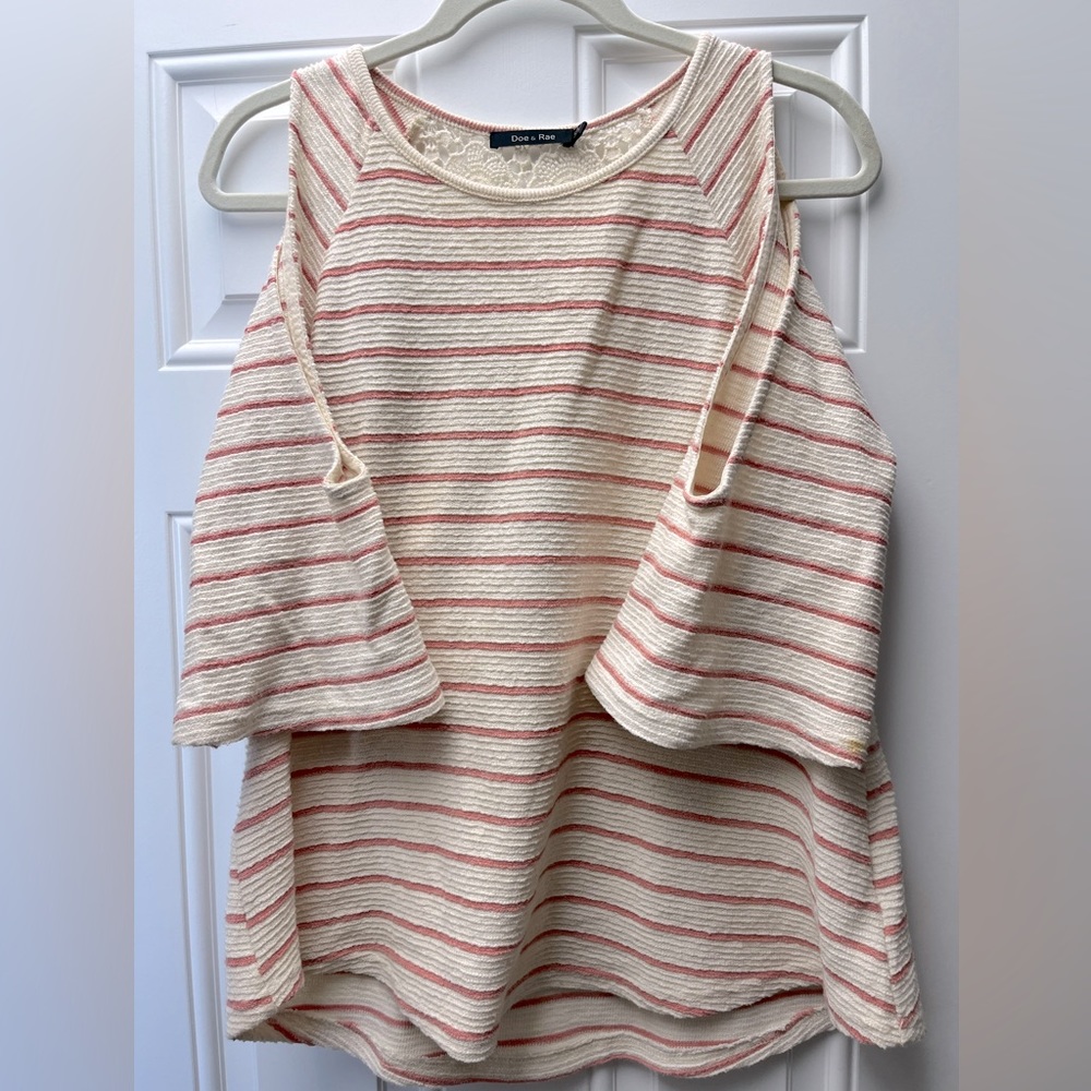 Medium boutique cold shoulder 3/4 sleeve top